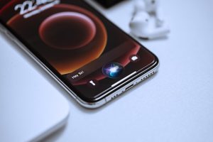 Apple Rolls Out Liquid Glass–Styled Public Betas for iOS 26, macOS Tahoe & More