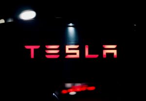 Tesla Grants $29B Share Award to Elon Musk Amid Intensifying AI Talent Battle